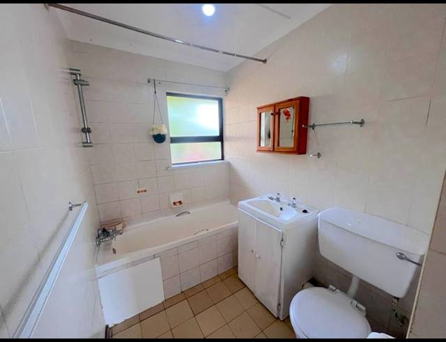 1 BEDROOM PROPERTY TO RENT IN UVONGO BEACH